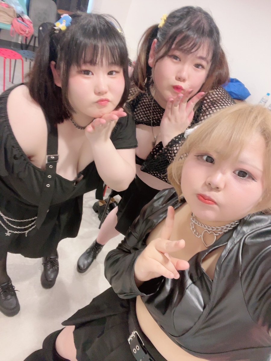 _DEBu_official_'s tweet image. 今日も遊びに来てねっ🥹💕
showroom-live.com/room/profile?r…

#毎日配信中
#DEBuのオフショ