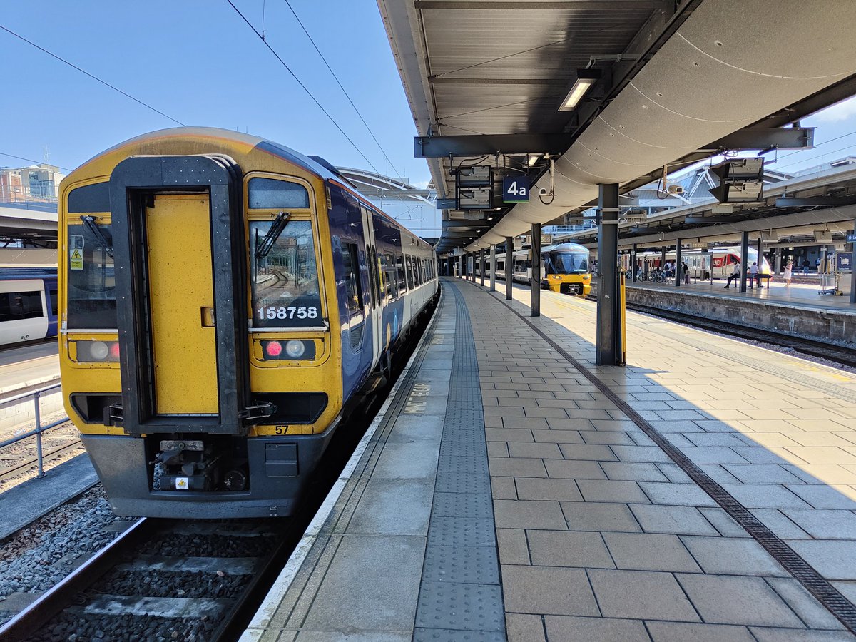 mooretrainmedia's tweet image. Another smorgasbord of rolling stock today at Leeds station in the glorious sunshine @northernassist  #railway #trainspotting #class333 #class158 #class156 #class170