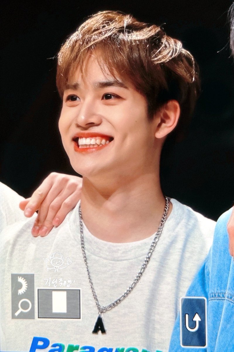 feverBIC's tweet photo. 240621 퍼스트뮤직 팬사인회
밝게 웃는 모습이 젤 좋아🤗
@McndOfficial_  
#시켜줘_남승민_명예소방관 
#MCND #엠씨엔디 #BIC #빅 #BIㄱ #남승민 https://t.co/KGKCAASzlZ