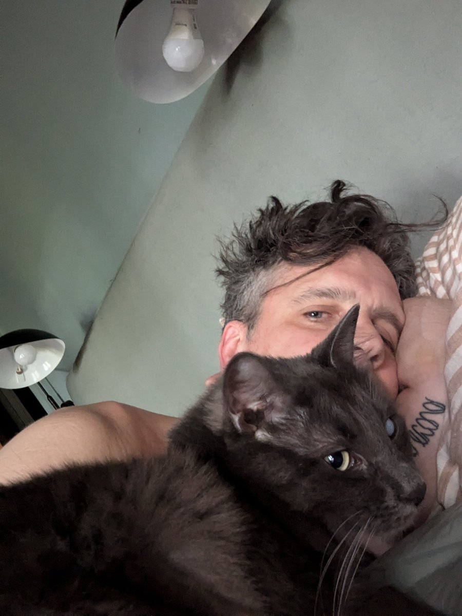 Tour mornings w/ other people's cats...tonight in Boston @ The Crystal Ballroom w/ <a href="/_TWDY_/">THIS WILL DESTROY YOU</a>
 ticketmaster.com/event/01006030…