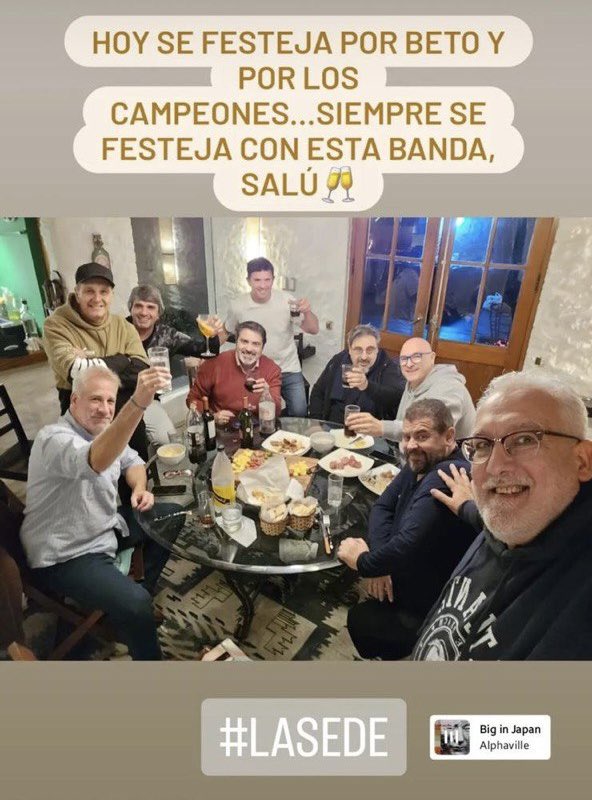 DiegoVicente09's tweet photo. Lo que dejo los festejos del campeonato de Aguada frente a Peñarol…

✍️| @gastontealdi Flavio Perchman, Gerardo Rabajda y Luis De Maria https://t.co/bQ1fZeQsxC