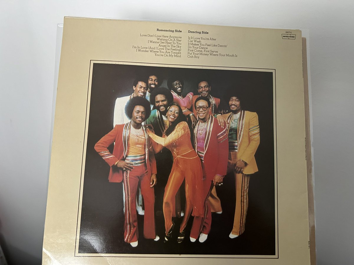 streamingmylife's tweet photo. #nowplaying Rose Royce - the Dancing side. #soulfriday https://t.co/TqoQqNkuQo