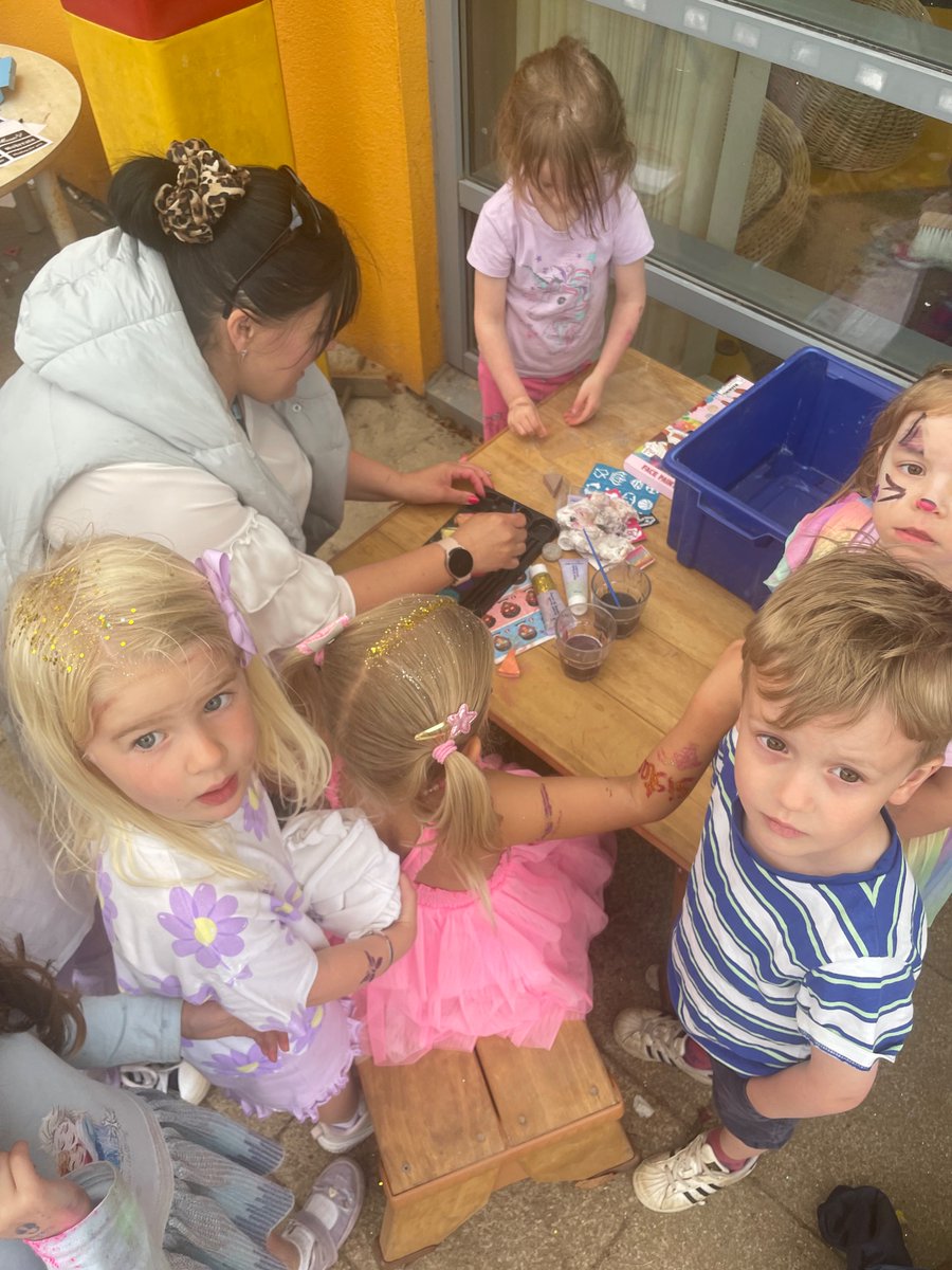 Alloway Early Years Centre tweet media