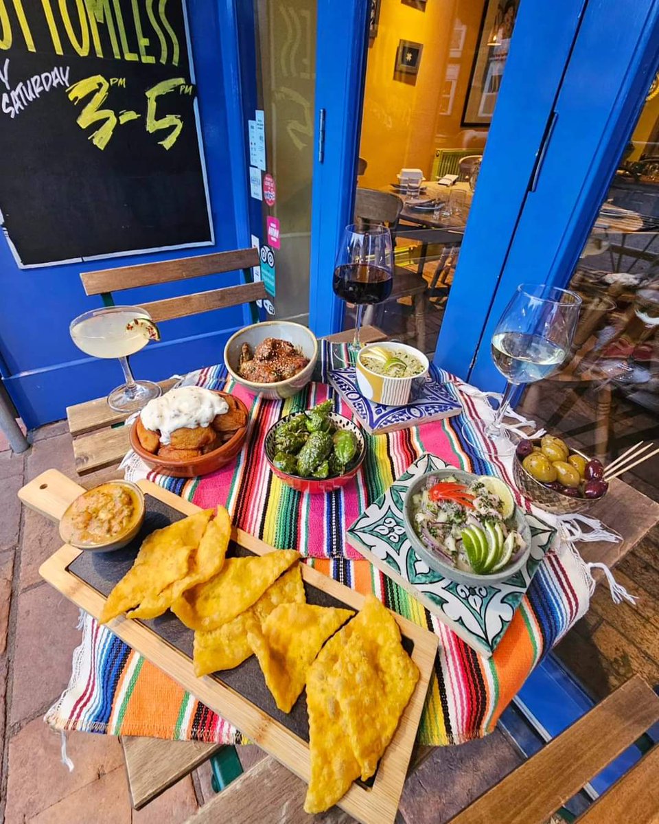 Name a better place than here on our terrace enjoying authentic tapas and drinks in the sunshine in Costa del #Sheffield. You simply can't ☀️🍽🍷

BOOKINGS:
lamamalatin.co.uk

📍 238 Abbeydale Road, Sheffield, S7 1FL
📞 0114 3279597
🌱 Veggie/Vegan/Gluten-free friendly