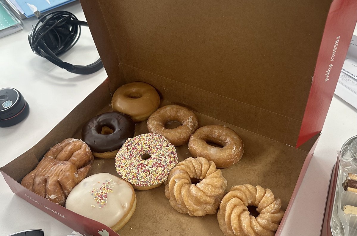 dctuk's tweet photo. Can you tell it's a Friday in the office... snacks for days!!😆
What's your favourite snack... let us know👀
#OfficeSnacks #Friday #TGIF #HappyOffice #WorkLife #FlooringThatAintBoring https://t.co/Z8DrRfOsjY