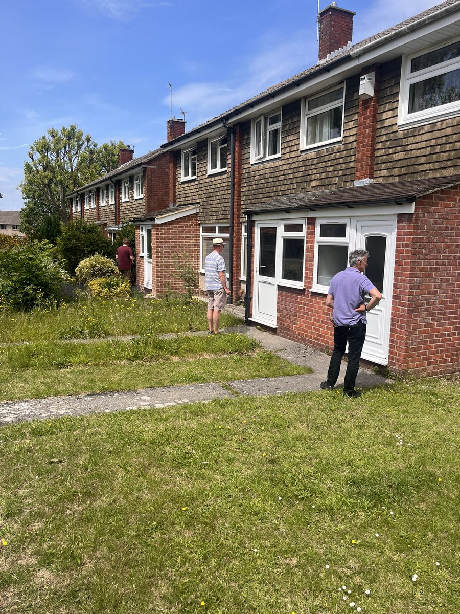 Fun in Filton with the <a href="/GMBWSW/">GMB Wales & South West</a> team and <a href="/FaBSLabourParty/">FaBS Labour Party</a> on the #LabourDoorstep for @CHazelgrove 

Have a very good feeling this seat may be turning 🔴 for the first time 🤞