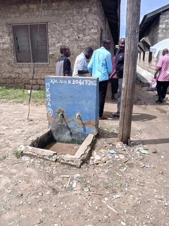 SubcountyAdmin's tweet photo. Mombasa County Department of Lands, Urban Planning and Housing is currently carrying out regularization planning of settlements on plot No.83/ Section II/Mainland North located in Kadongo, Kisauni Sub County.
#LandRegularization #TitleDeeds #Kisauni #ServiceDelivery https://t.co/PcZWZUAkvb