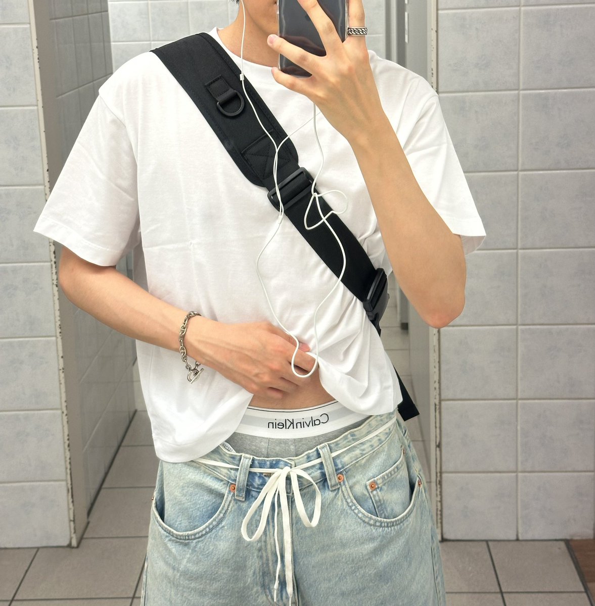 Ravis_rabbit's tweet image. 半袖短パン小僧でもよければ飯行こ