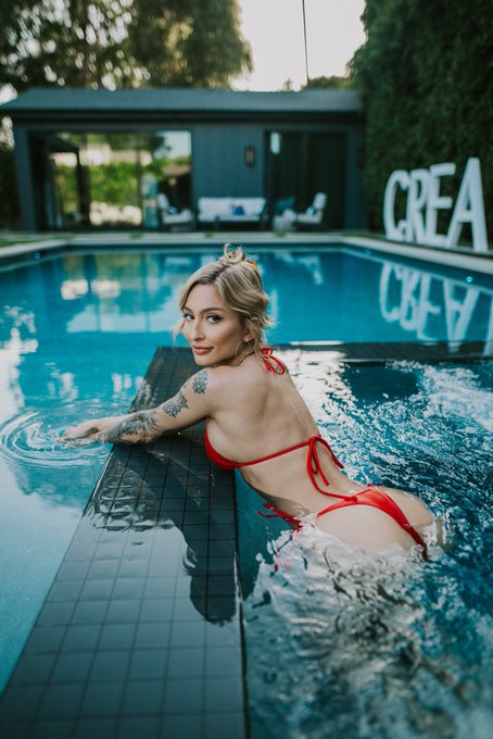 We made it to the weekend 😜 new photo sets and video drops hitting my VIP page! Don&rsquo;t miss out ✨ subscribe<a href="/tag/mvsales"class="tags"><span>#mvsales</span></a>