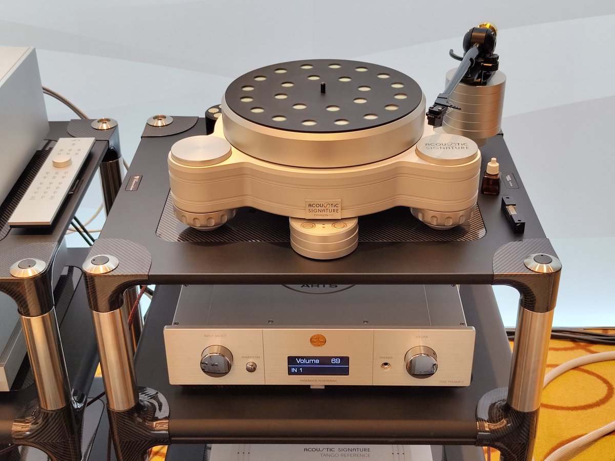 BassocontinuoAS's tweet photo. AEROLINE
The world’s first rack to be designed by an architect, Marco Acerbis.
Also available in power amp stand and double-wide rack versions.
______________________
#bassocontinuo #wewillrackyou #thebestornothing #handmadeinitaly #aeroline #carbonfibre #luxury https://t.co/BsF1O9lOEl