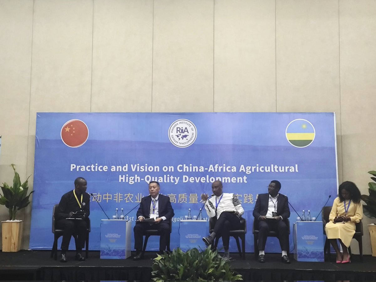 ChinaEmbinRW's tweet photo. In the third panel discussion, experts exchanged views on promoting the facilitation of agricultural product and trade between China and Africa. https://t.co/5nKnEeDu67