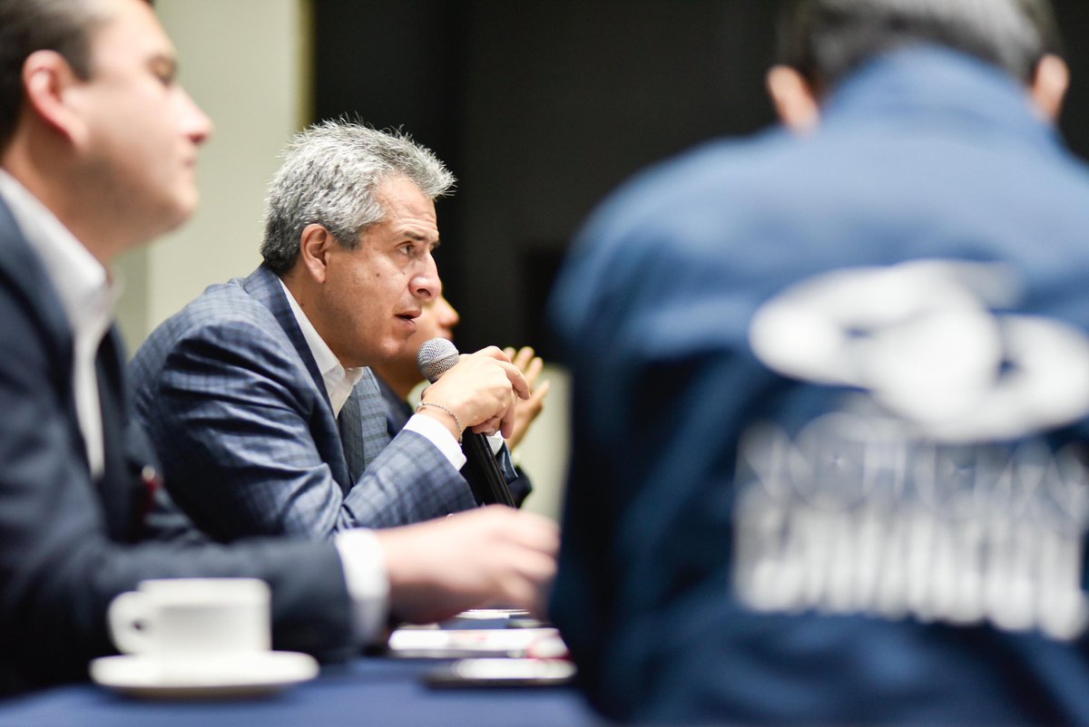 MinInterior's tweet photo. #AEstaHora | El ministro @velascoluisf, acompañado de la Dirección de Asuntos Legislativos, realizan un balance legislativo 2023-2024 de los proyectos de ley adelantados hasta hoy, y de aquellos que continúan su trámite en la próxima legislatura. ⤵️🧵 https://t.co/HPnP71ddNt