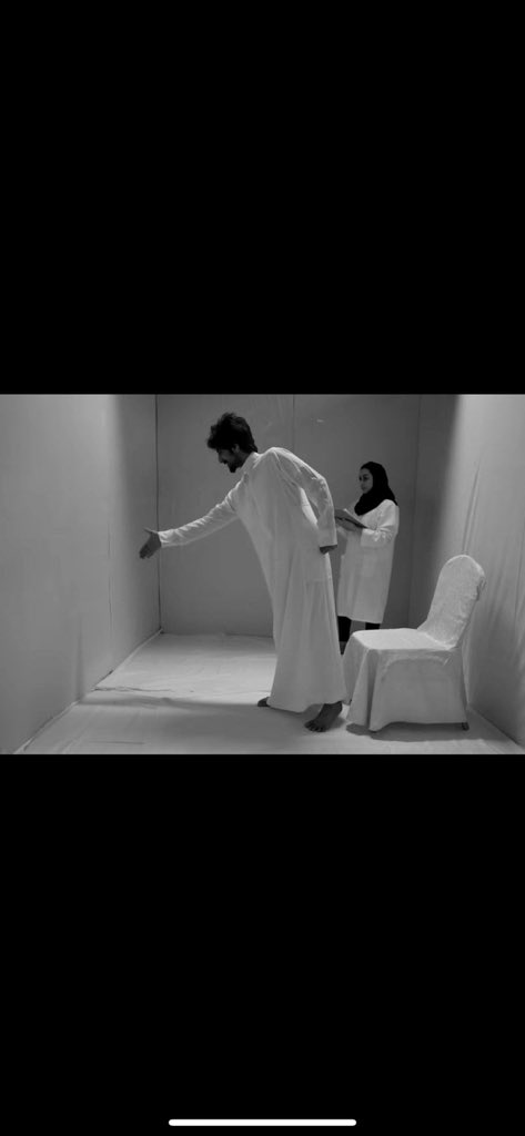 4u35_'s tweet photo. "صافحت كفّي في خيال العزيزين 
وأثره جنون الشوق صافح يديني". https://t.co/QDpnuunpRB