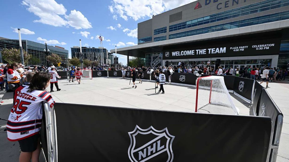 CEOLarryLight's tweet image. Good news for Utah hockey fans, the team has announced their temporary branding and name for the 2024-25 season.
@KyleIreland did a great job gathering the details about the Utah Hockey Club:
kslnewsradio.com/2110211/utah-n…
#Utah #NHL #brand