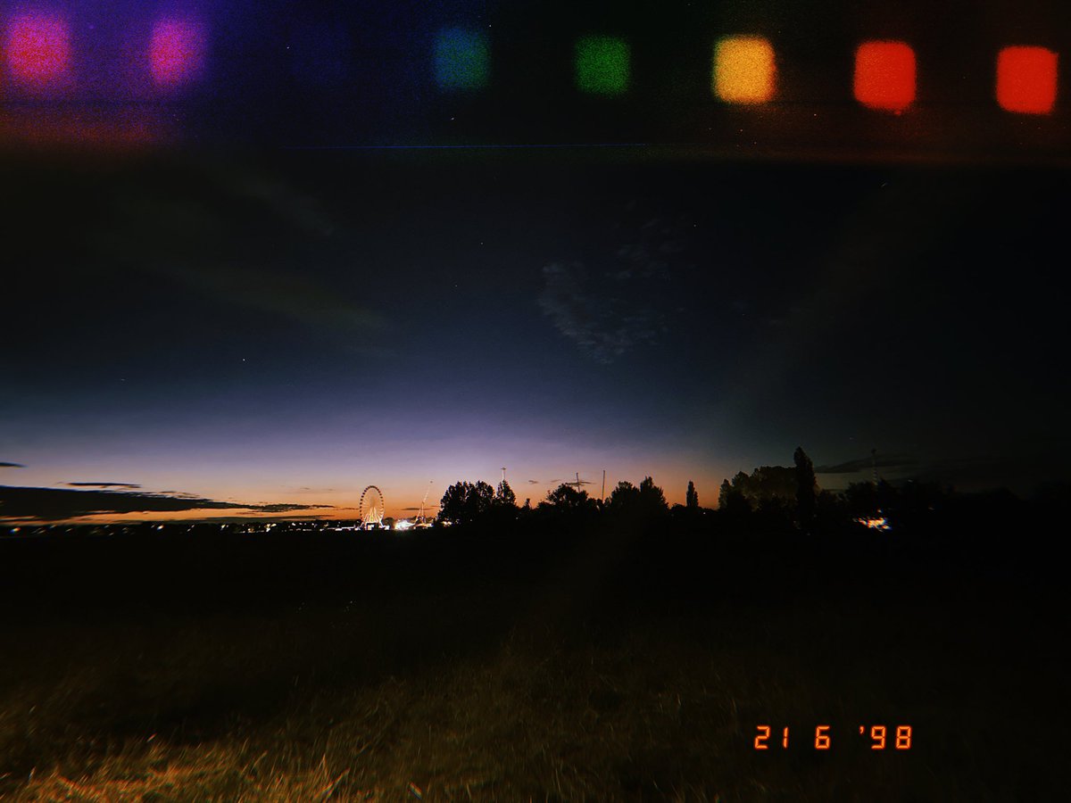 MatteImagery's tweet photo. Late night walks home can be quite scenic https://t.co/n3tqINiVoe