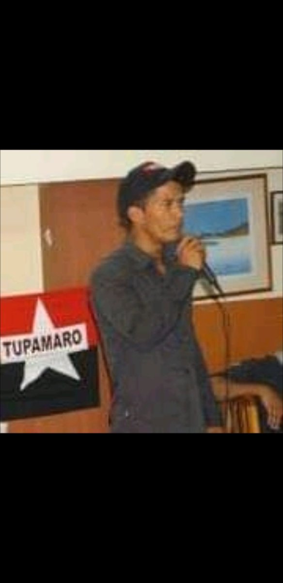 TUPAMARO ORIGINARIO.
En pie de lucha permanente y prolongada por una forma de vida mejor. Por un modo de producir entre iguales.
En este Día de los Mártires Revolucionarios, Robert Silva (humito), siempre presente en las batallas revolucionarias
Hasta la victoria camarada.