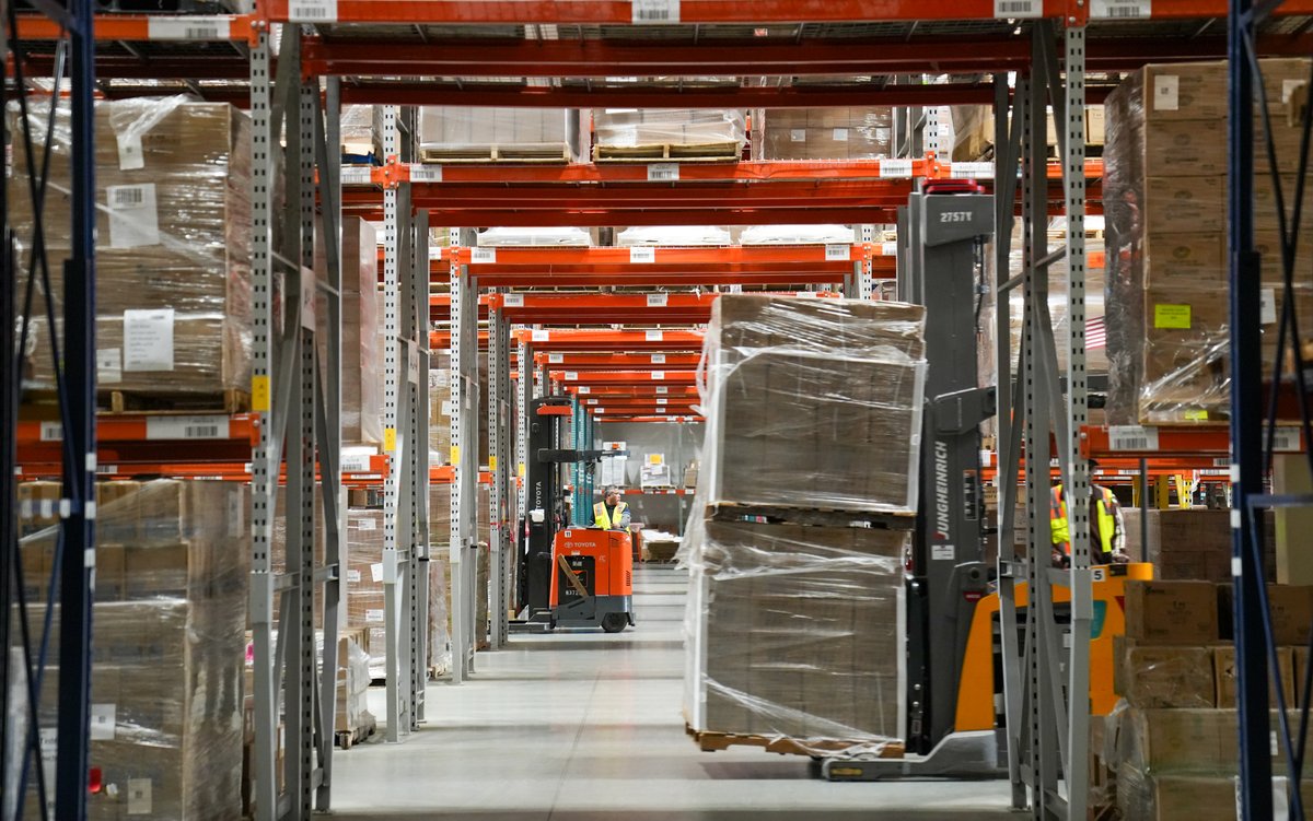 NauticalDirect's tweet image. At Nautical, we offer centrally located storage, fulfillment, and distribution services at competitive rates. 💰

Visit our website to explore all our warehousing and fulfillment solutions! ⬇

nautical-direct.com/services/3pl/w…

#KansasCity #3PL #Logistics