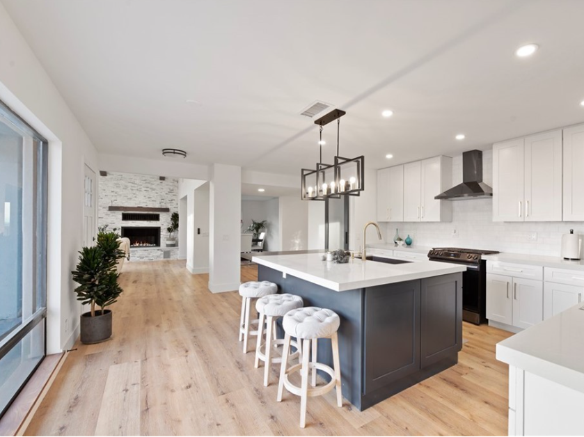 ✨ Transform your kitchen into a culinary masterpiece by updating your flooring! Our stylish options not only add aesthetic charm but also provide durability, making it a practical and beautiful choice for your cooking haven. 🍽️ #KitchenUpgrade #FlooringElegance #cqfloors