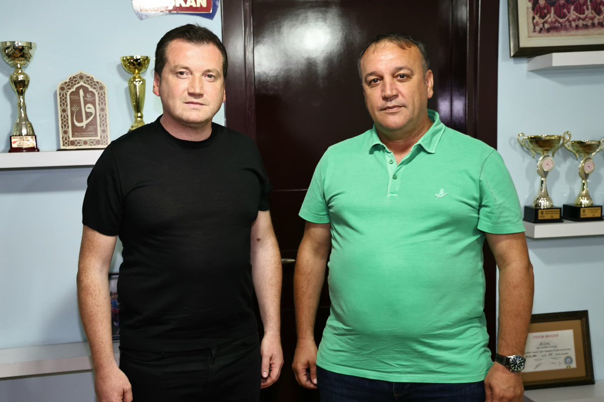 balcioglubora's tweet photo. Biz Silivri sevdamızdan vazgeçmedik ki Silivrispor’umuzdan vazgeçelim.

#SilivrisporBirlikteGツzel 💙❤️ https://t.co/RfNpCRtgJH
