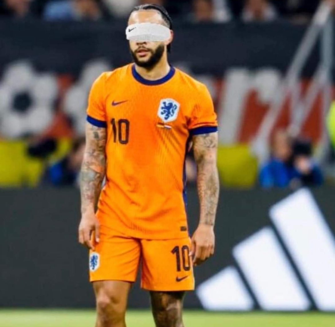 martinvandam's tweet photo. Mag die clown eraf aub, voegt totaal niets toe #NEDFRA https://t.co/rLWlDWAysB
