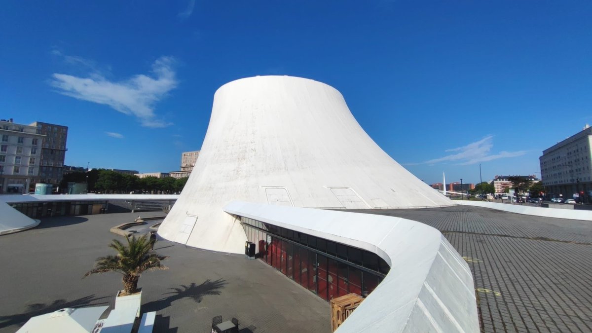 La luce di Le Havre in Normandia ! 💛💛💛 @lehavreetretat <a href="/Normandie/">life</a> 
📸 G. Bosi