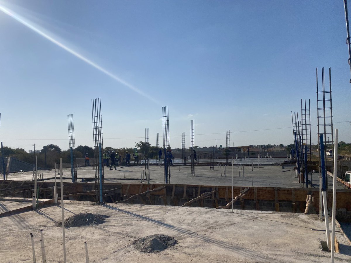 BisankaKing's tweet photo. 1 cubic meter of concrete costs K1,650.
Today, I poured exactly 152 cubic meters of concrete for my first floor slab on a project I’m managing. 
Engage me on all your construction projects. Let me do the project management for you.

#TheSmartStructuralEngineer
#TheProjectManager https://t.co/7VjBGdxFUF