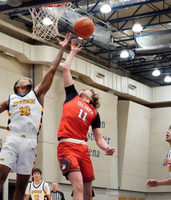 After a great conversation with <a href="/CoachHargraves/">Coach Hargraves</a> I am thankful to receive an offer from the University of Olivet! <a href="/UOlivetMBB/">The University of Olivet Men’s Basketball</a> <a href="/ClarkstonBball/">Clarkston Basketball</a> <a href="/coachal0605/">North Oakland Wolfpack</a>