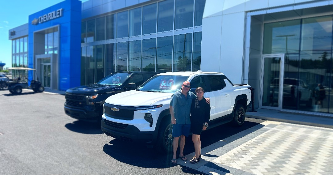 FoxChevrolet's tweet photo. Congrats Marc and Melanie on getting our first-ever Silverado EV! It's a truly impressive truck. Enjoy the new ride!!! https://t.co/NuepBxyv7o