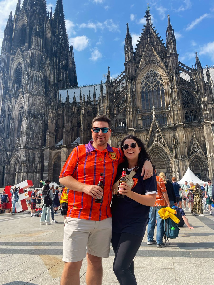 AnnaKateBarton's tweet image. A bit late but what a wonderful time in Cologne topped off by getting a last minute ticket to #SCOSWI 
Thanks to my seat mates and new pals for looking after me! That’s me peeking out from the white fluffy hat of the guy in front 😂 
Bring on Stuttgart on Sunday 💪🏼 🏴󠁧󠁢󠁳󠁣󠁴󠁿 🇭🇺