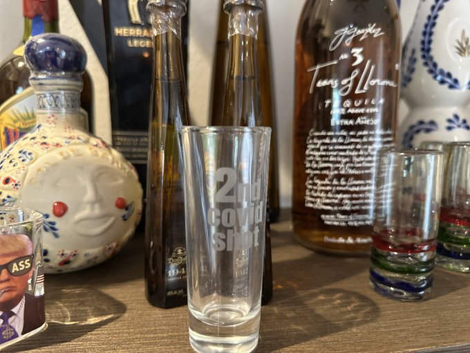 Time for my second shot! https://t.co/HnwenhF6mw<a href="/tag/sarasota"class="tags"><span>#sarasota</span></a><a href="/tag/sunsets"class="tags"><span>#sunsets</span></a>