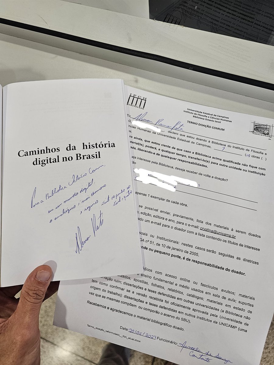 Centro de Humanidades Digitais IFCH Unicamp (@chdunicamp) on Twitter photo 📕💻🌟
Agora a <a href="/bibliotecaifch/">Biblioteca Octavio Ianni</a> tem um exemplar do 'Caminhos da História Digital no Brasil', com dedicatória do nosso @alessonrota e tudo! Confiram lá! 📕💻🌟
Agora a <a href="/bibliotecaifch/">Biblioteca Octavio Ianni</a> tem um exemplar do 'Caminhos da História Digital no Brasil', com dedicatória do nosso @alessonrota e tudo! Confiram lá!