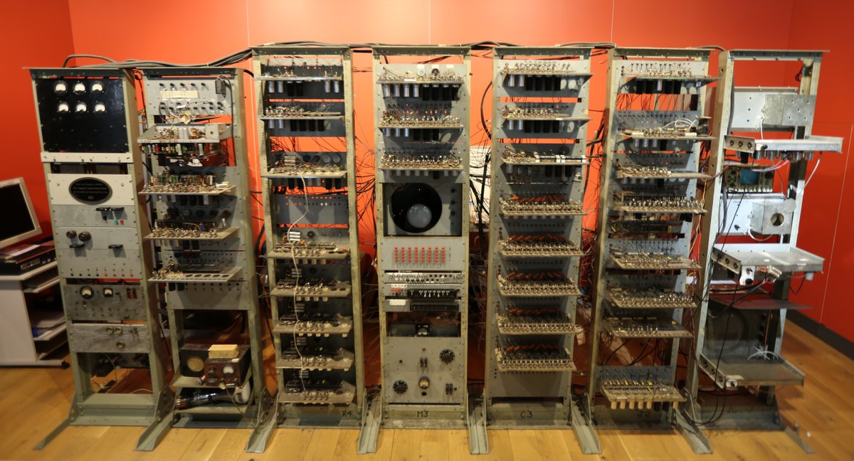 It's the 76th anniversary of the first program run on the #Manchester Baby, the first electronic stored-program computer. Designed as a testbed for the Williams tube, the first true RAM, it is a cornerstone of modern digital computing 💻

© User:Geni/ Wikimedia Commons / CC-BY-SA