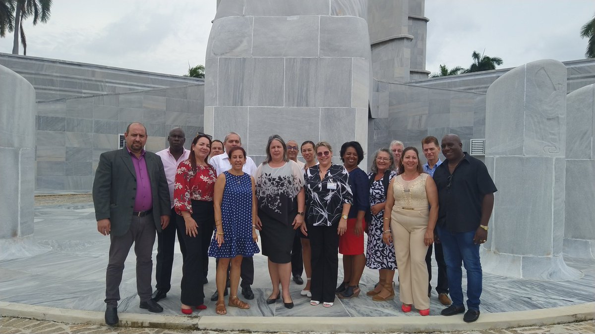 En la mañana de hoy, se realizó en el emblemático memorial José Martí, una Gala político cultural, en motivo a los 30 años de Cadeca - Casas de Cambio.En la ocasión se le rindió homenaje al apóstol y se  reconoció la labor a fundadores de nuestra institución.
#CADECA