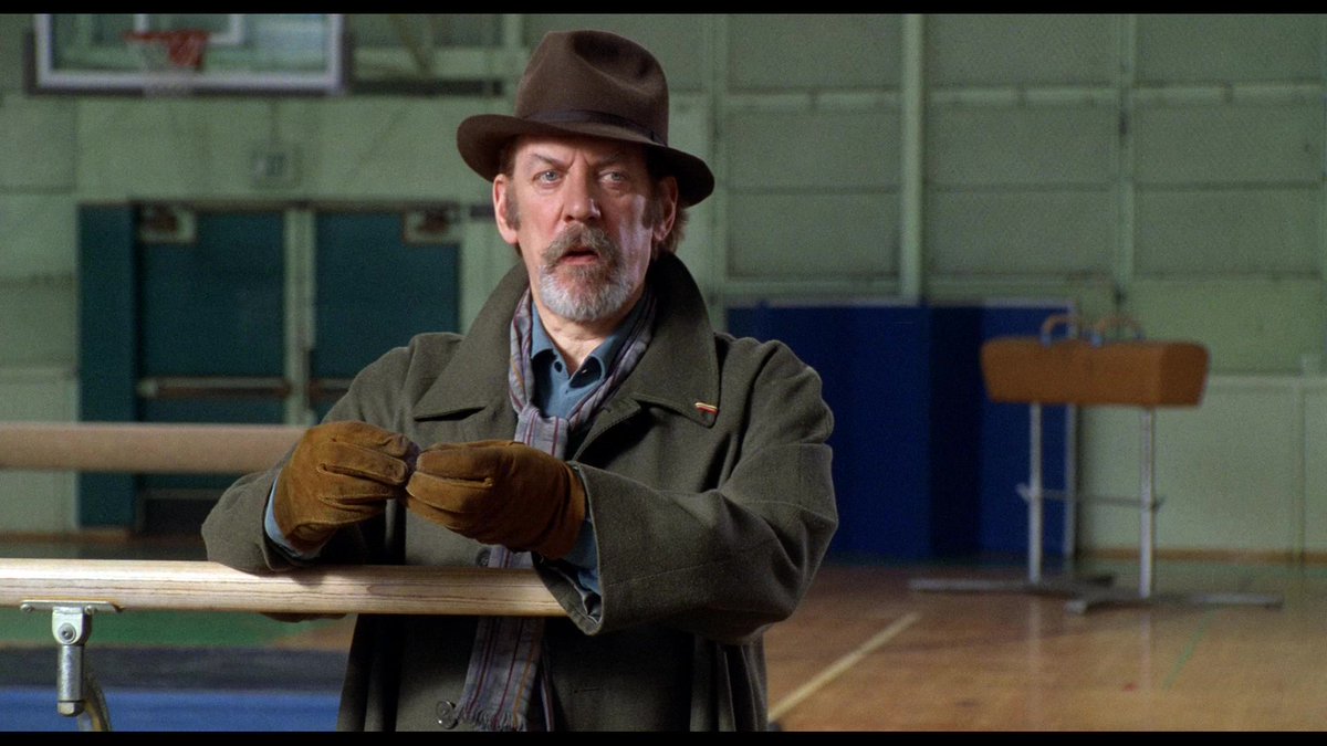 brinatello's tweet image. A very sad loss! 😢 We recently watched "Buffy the Vampire Slayer" 🧛‍♂️ (1992) starring #KristySwanson for old time's sake. #DonaldSutherland was Merrick, her mentor. A fantastic, brilliant actor and a beautiful human being; he will be greatly missed! 😭💔 #RIPDonaldSutherland 💐❤️