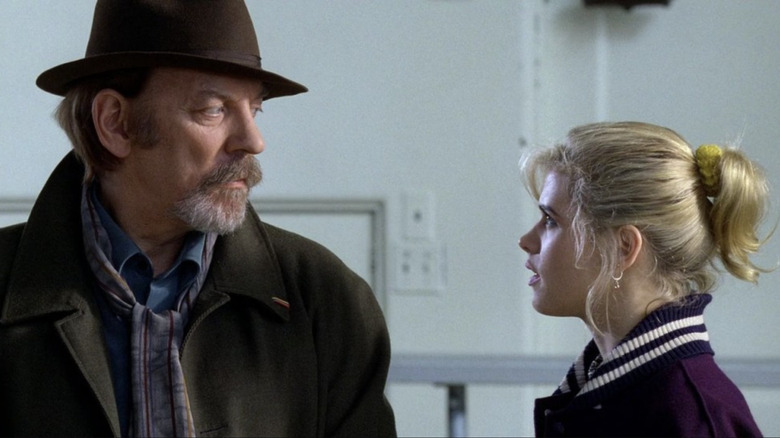 brinatello's tweet image. A very sad loss! 😢 We recently watched "Buffy the Vampire Slayer" 🧛‍♂️ (1992) starring #KristySwanson for old time's sake. #DonaldSutherland was Merrick, her mentor. A fantastic, brilliant actor and a beautiful human being; he will be greatly missed! 😭💔 #RIPDonaldSutherland 💐❤️