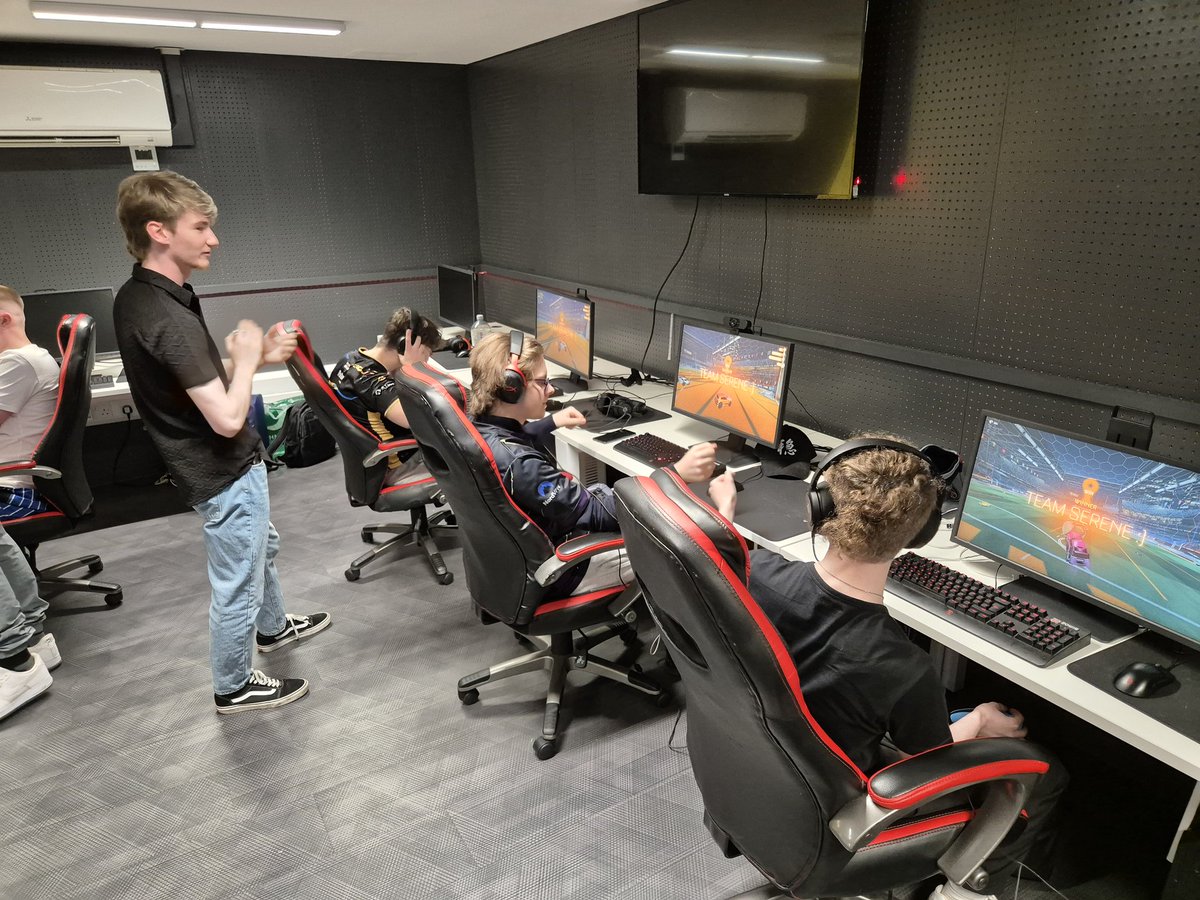 RSC EU (@rsc_eu) on Twitter photo Join us Live for the <a href="/EsportsRoe/">Roehampton Esports</a> LAN sponsored by <a href="/HuntAppNetwork/">Hunt App</a> Grand Final at twitch.tv/roehamptonespo…
<a href="/EsportsRoe/">Roehampton Esports</a> - Flo, YoYo, Mauve
vs
<a href="/alpha_surge/">Alpha Surge</a> - Scxze, Duck, Meatypig
£100 to the winners and £50 to the runners-up! 🏆 Join us Live for the <a href="/EsportsRoe/">Roehampton Esports</a> LAN sponsored by <a href="/HuntAppNetwork/">Hunt App</a> Grand Final at twitch.tv/roehamptonespo…
<a href="/EsportsRoe/">Roehampton Esports</a> - Flo, YoYo, Mauve
vs
<a href="/alpha_surge/">Alpha Surge</a> - Scxze, Duck, Meatypig
£100 to the winners and £50 to the runners-up! 🏆