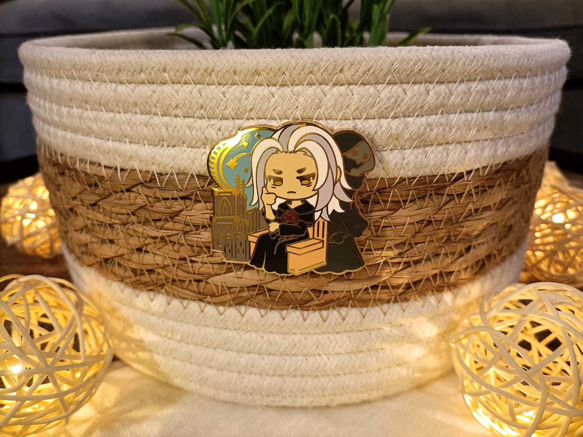 I can finally share this 🥹🩷 My biggest Enamel Pin Series I worked on featuring Elpis Characters! I've put so much  time and effort into designing these so I hope you like them 🔁🫶

Currently selling at a discounted price (25% off) andonozstudios.etsy.com
