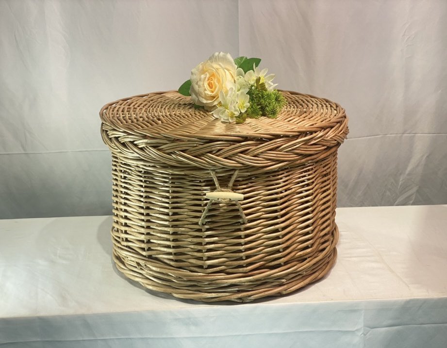 Hand-woven by skilled craftsmen, the wicker ashes casket in chestnut color have a pleated lace design on the edge of the lid, a secure wooden toggle, and a cotton draw string bag inside.
#wickerashescasket
#naturalwovenurns
#wickercasket 
wovenwickercoffins.com