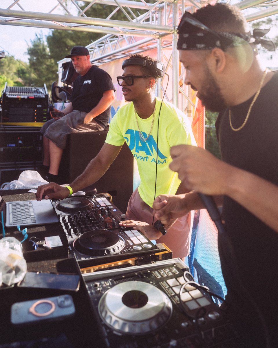 DJ PUFFY tweet media