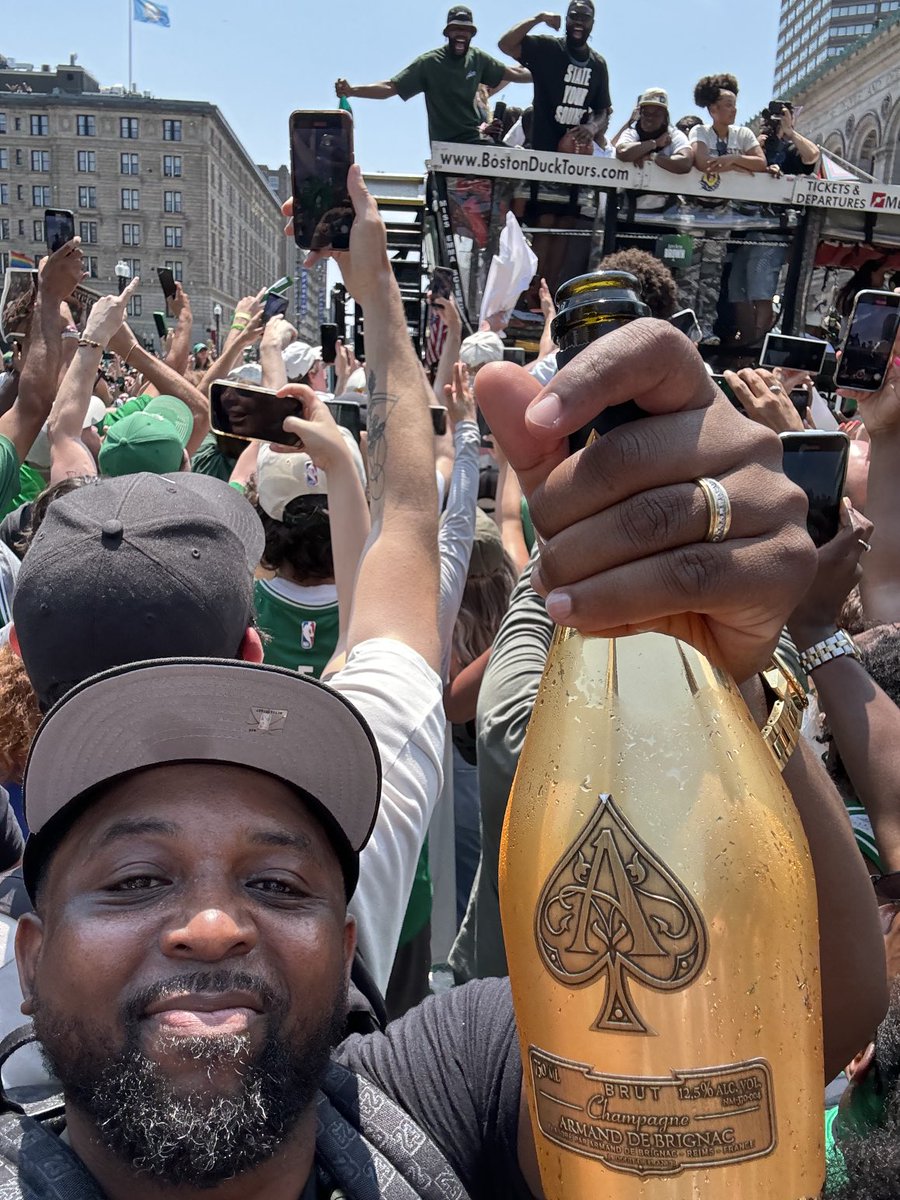 ☘️🏀2CentsHardaway tweet media