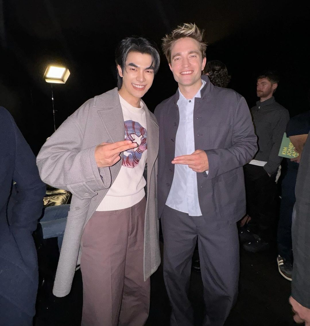 Mile with Robert Pattinson 💚

MILE PHAKPHUM IN DIOR
#MILExDIORMENSUMMER25
<a href="/milephakphum/">mile phakphum</a> #MilePhakphum