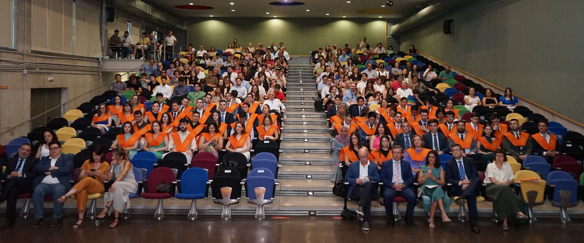 EconomicasUMU's tweet photo. @UMU @estudiantesumu @DelEconomicas @ia_asociacion Las becas ya ocupan el lugar que les corresponde. 

¡Enhorabuena! https://t.co/lVYHXWLubE