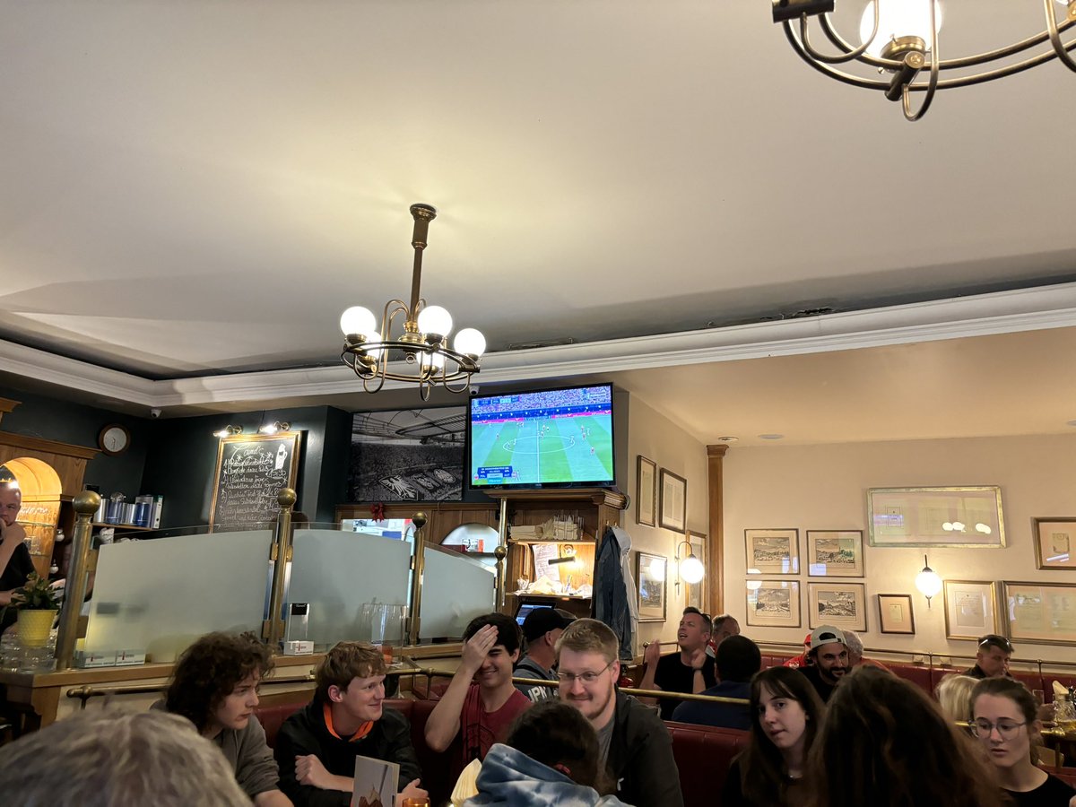 Frau WeigeltFerguson tweet media