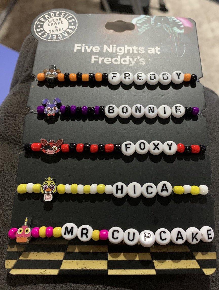 Ogg_Steven_Fan's tweet image. Is it hica instead of Chica cause in FNAF 2 her removed eyes would make it hard for her to c