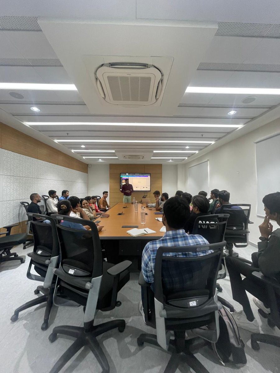 devstwt_in's tweet photo. Today, I attended The Barachain event powered by @CapxClub. 🚀 Exciting discussions on blockchain technology and its future! #Blockchain #CapxClub #Innovation https://t.co/XsyLpkT6J9