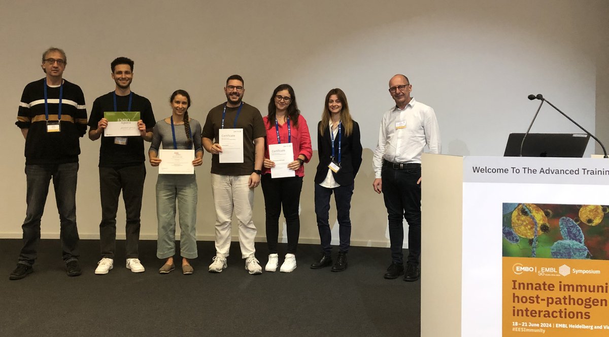 emboreports's tweet photo. And another @EMBOpress poster prize.

Maximilian Lehmann @MaxLeh_ @Salmo_Lab @HumboldtUni won the EMBO reports prize at the @EMBO/@EMBL Symposium 'Innate immunity in Host Pathogen Interactions' #EESImmunity @EMBLEvents.

Congratulations! https://t.co/fLHyTo95hq