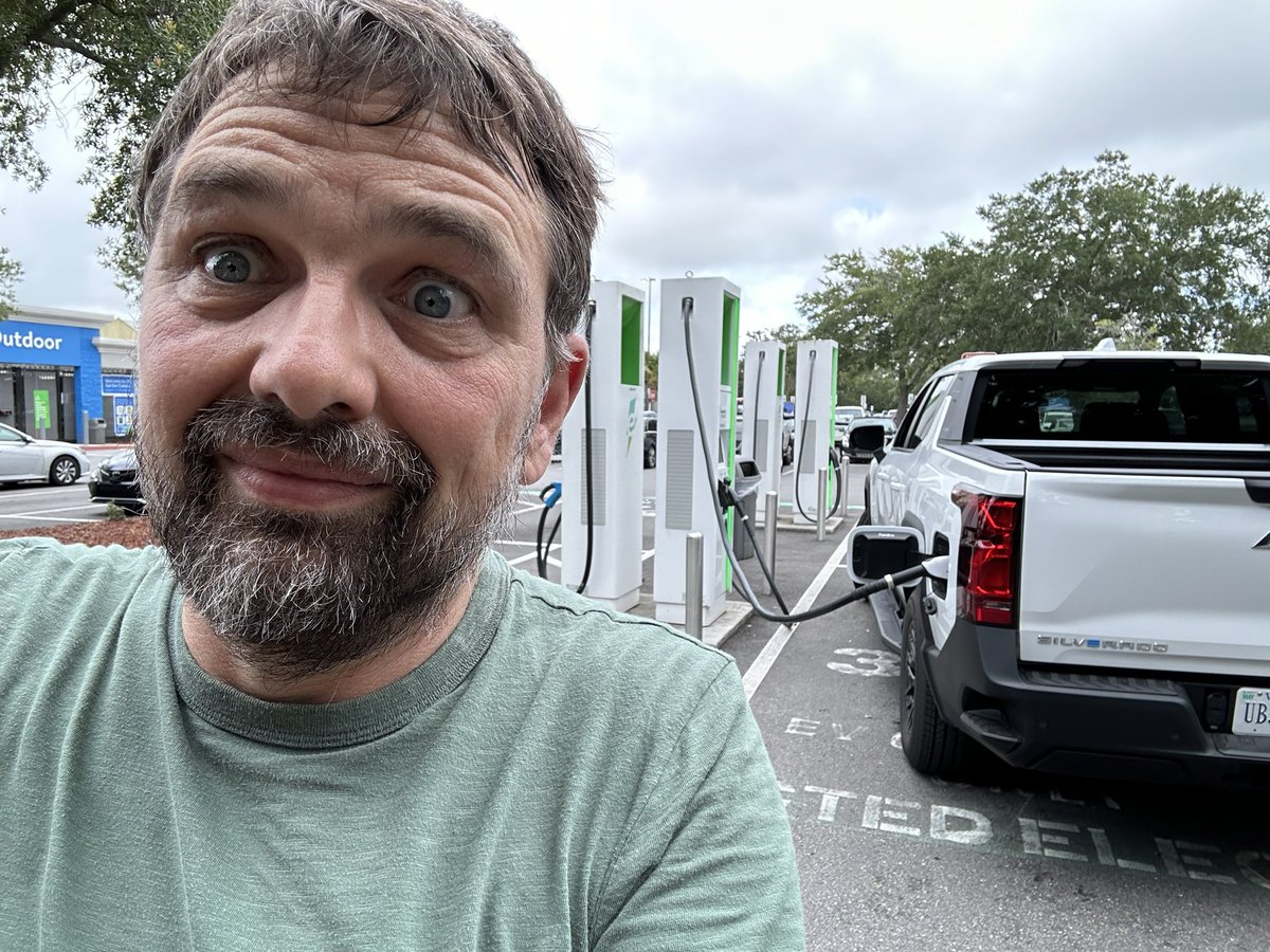 tilbi's tweet image. First time getting the Juice. 200 kW extended 30 days roadtrip testing with the #chevrolet #silverado #electric  #electrifyamerica