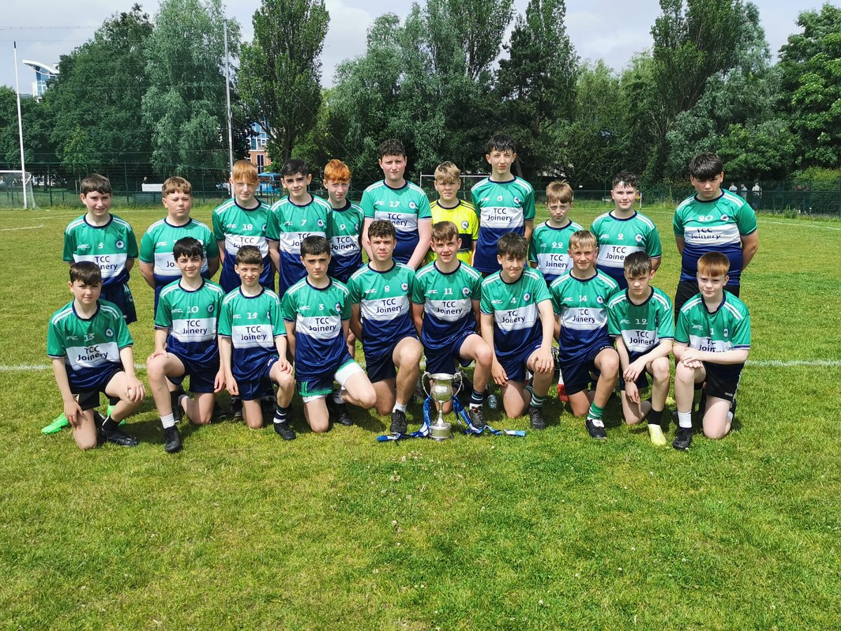 ulsterschools's tweet image. RESULT:
@DanskeBank_UK Bro Mallon Cup 🏆 final

🟩🟦@SPDPe Dungiven 5-9 
🟥⬜️@stpaulsbbrook  2-7

Full Time