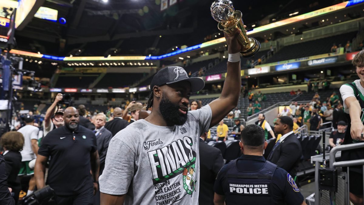 lockedupjb's tweet photo. Jaylen Brown is having the year of his life😭 https://t.co/FWBXLAbcn5