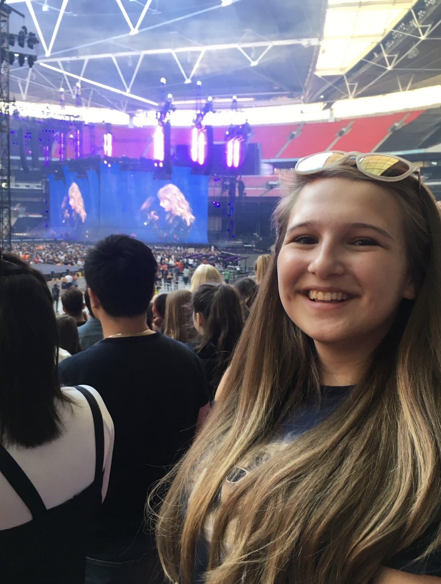 swiftballerini's tweet photo. you and me for evermore 🫶 @taylorswift13 @taylornation13 #LondonTSTheErastour https://t.co/UfpyDF3Ha3